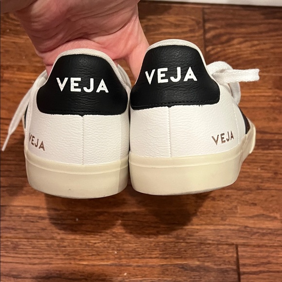 Veja Campo Leather Sneakers - Picture 5 of 8